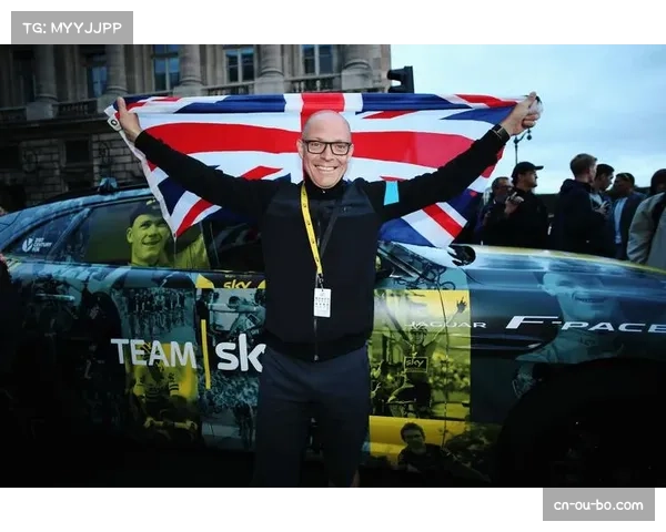 亚当斯作为单箭头消耗过大,塞维利亚需为其寻找合适搭档